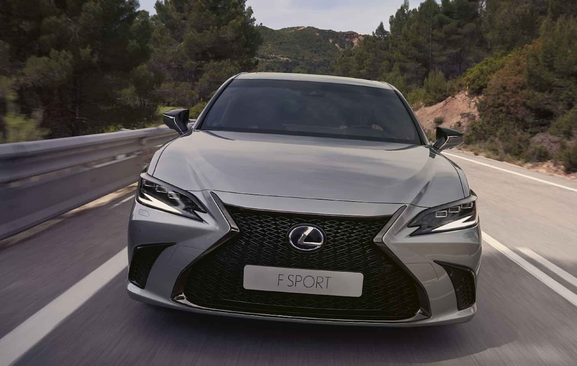 Новый Lexus ES изменится почти до неузнаваемости: первое изображение