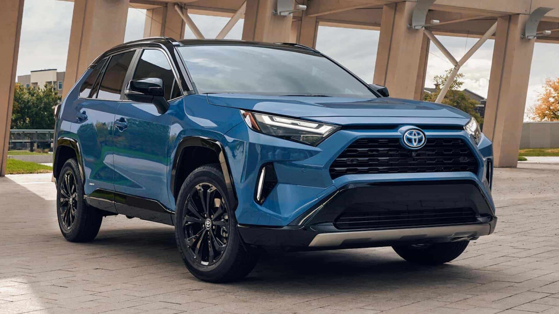 Рестайлинговый Toyota RAV4 может оказаться похожим на новый C-HR