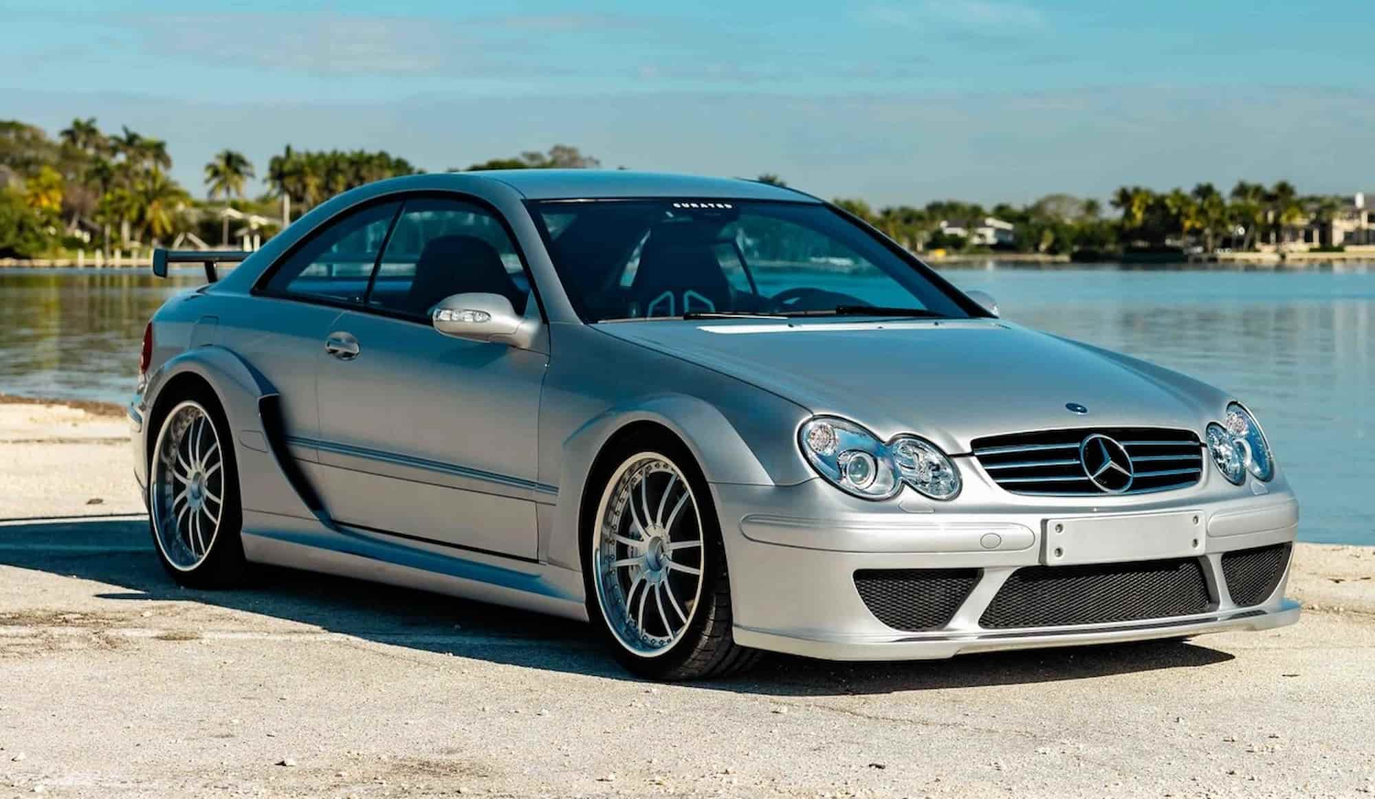 На продажу выставили очень редкий Mercedes CLK DTM AMG