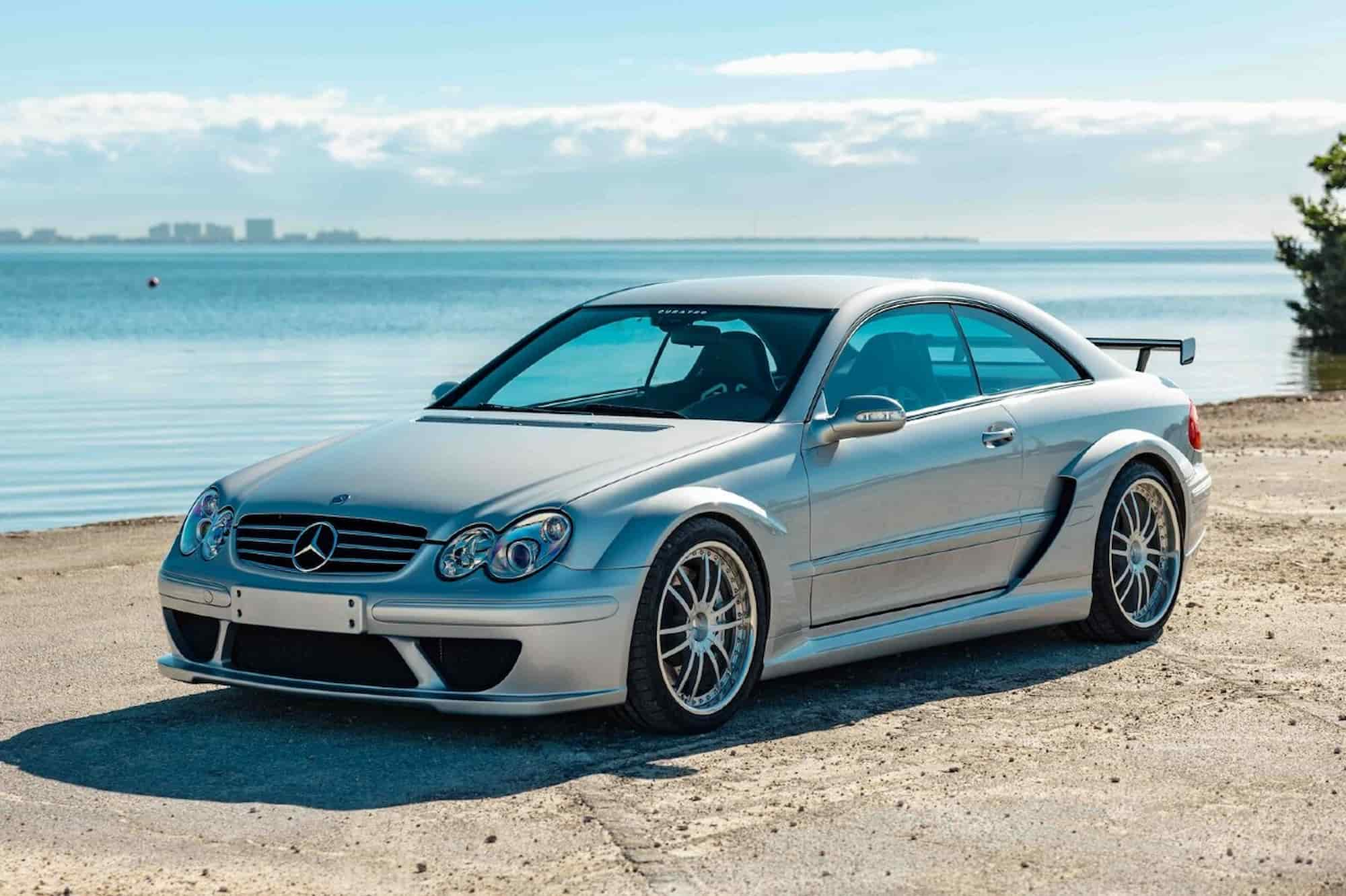 На продажу выставили очень редкий Mercedes CLK DTM AMG