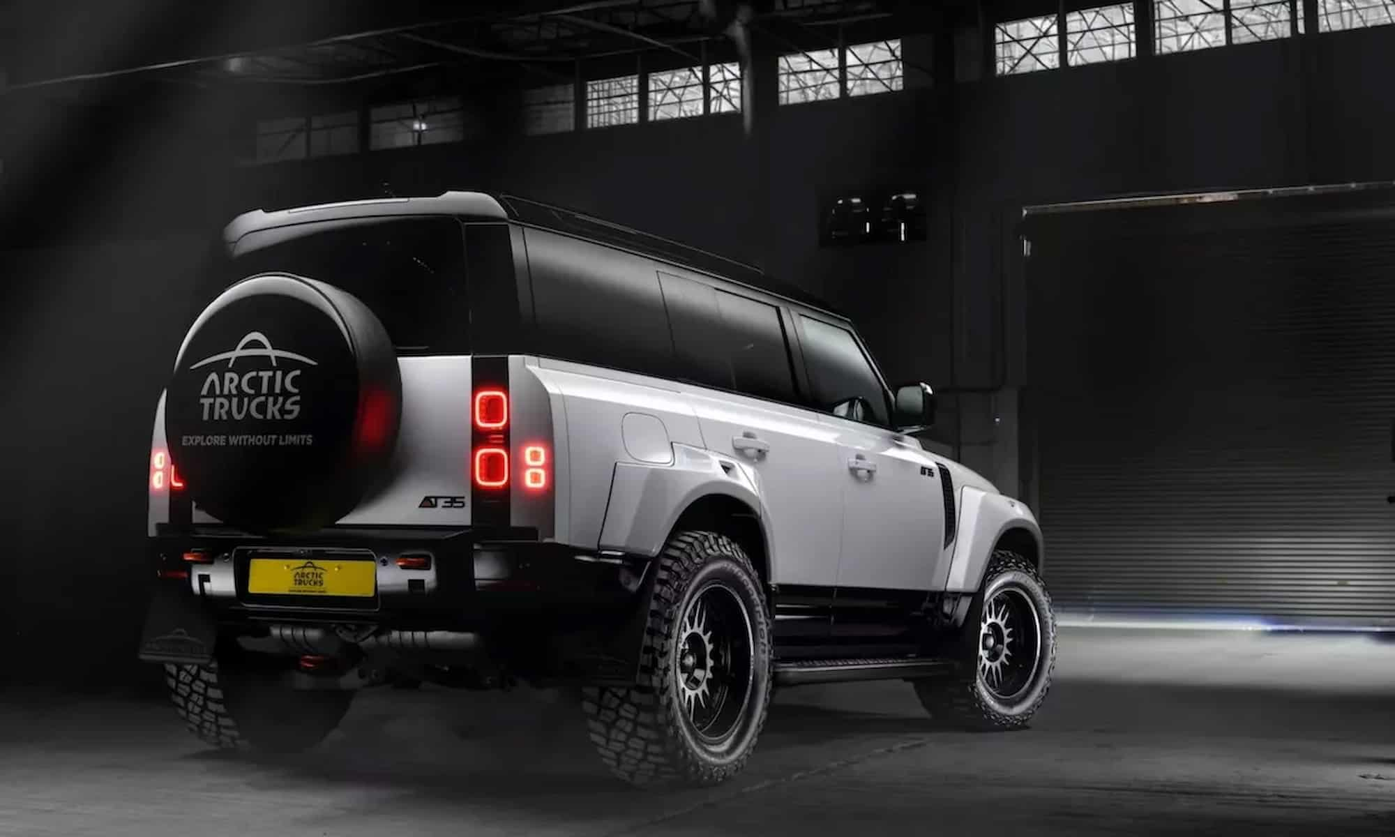 Arctic Trucks превратила Land Rover Defender 110 в широкофюзеляжного зверя бездорожья