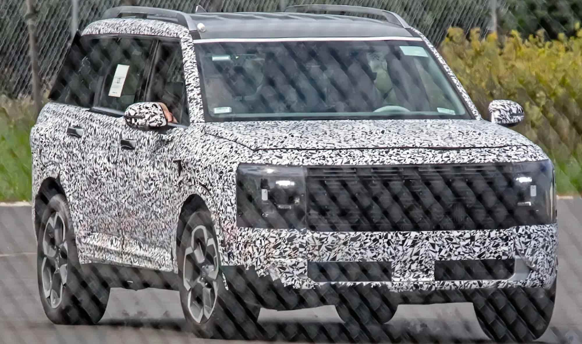 Второе поколение Hyundai Palisade начало сбрасывать камуфляж