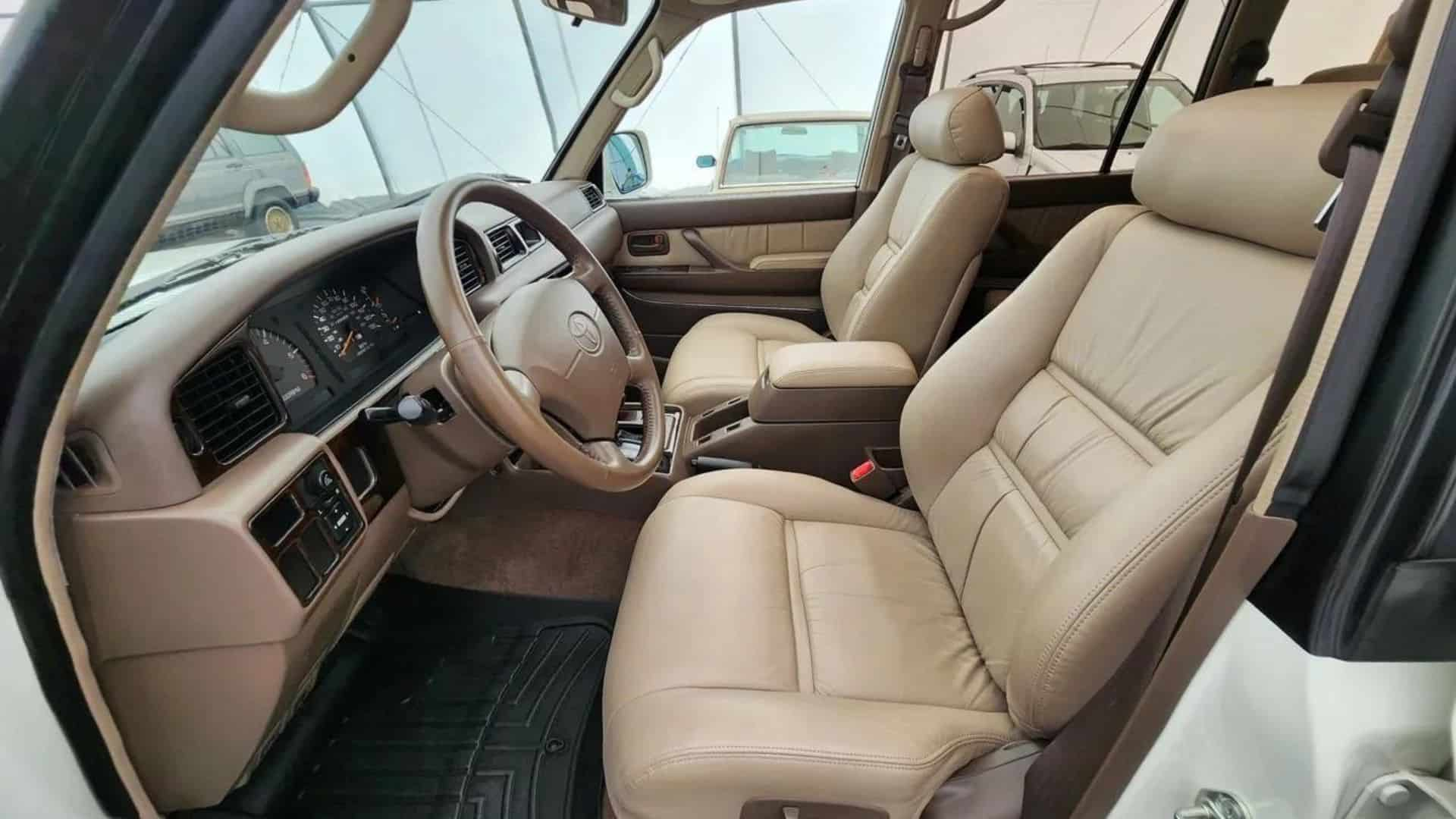 Старый Toyota Land Cruiser 80 продали по цене двух новых Prado или одного Lexus LX600