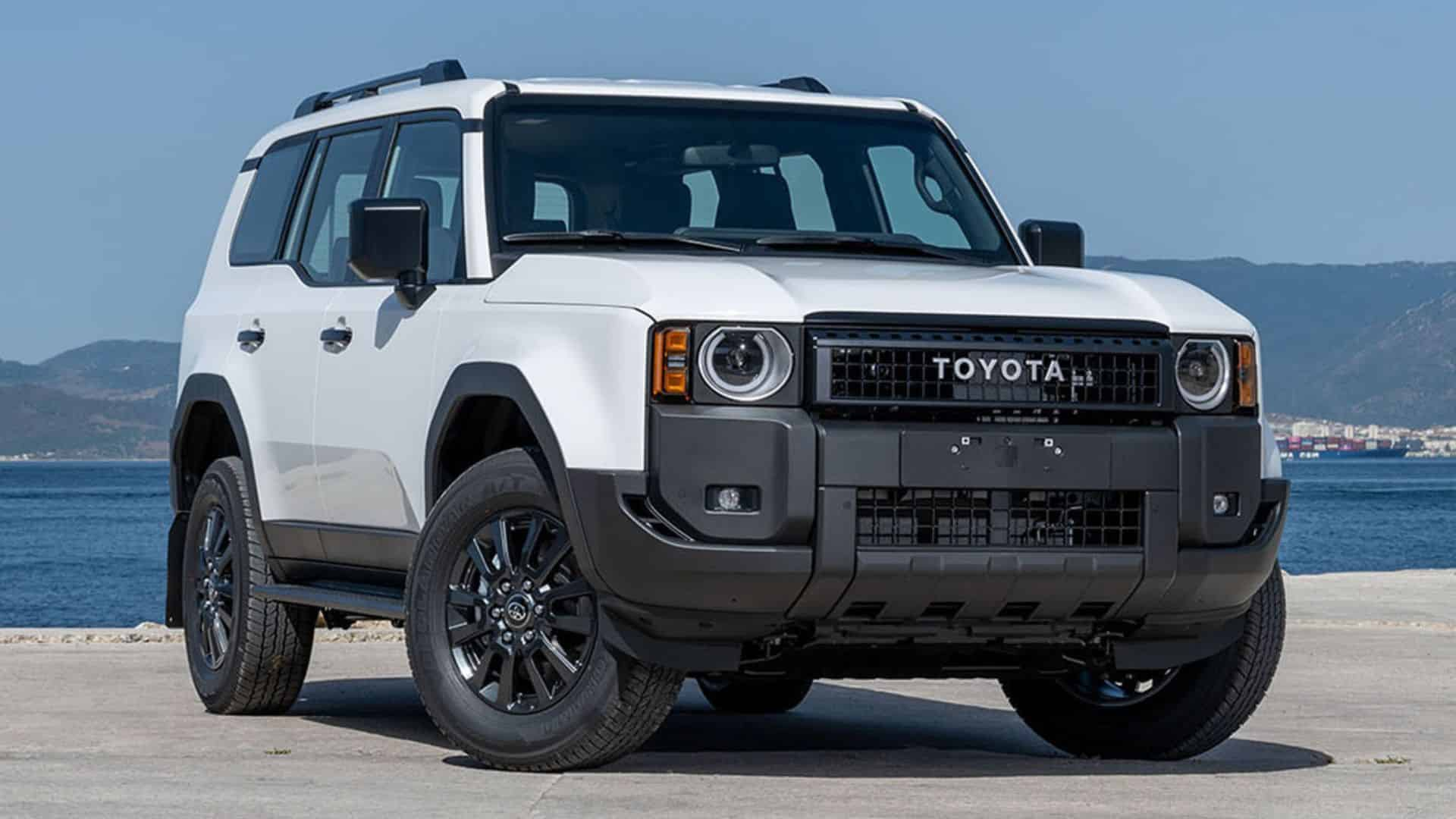 Появились фотографии Toyota Land Cruiser 250 в «бомж-комплектации»