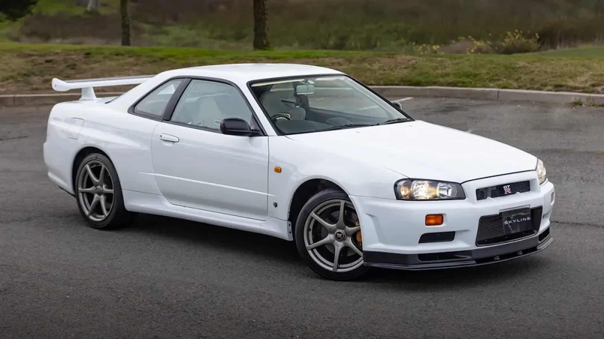 Ультра-редкий Nissan Skyline GT-R 1999 года продают на аукционе за 13 миллионов рублей