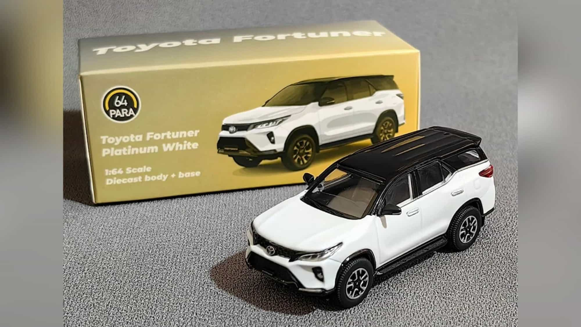 Внедорожник Toyota Fortuner продают дешевле 2 тысяч рублей