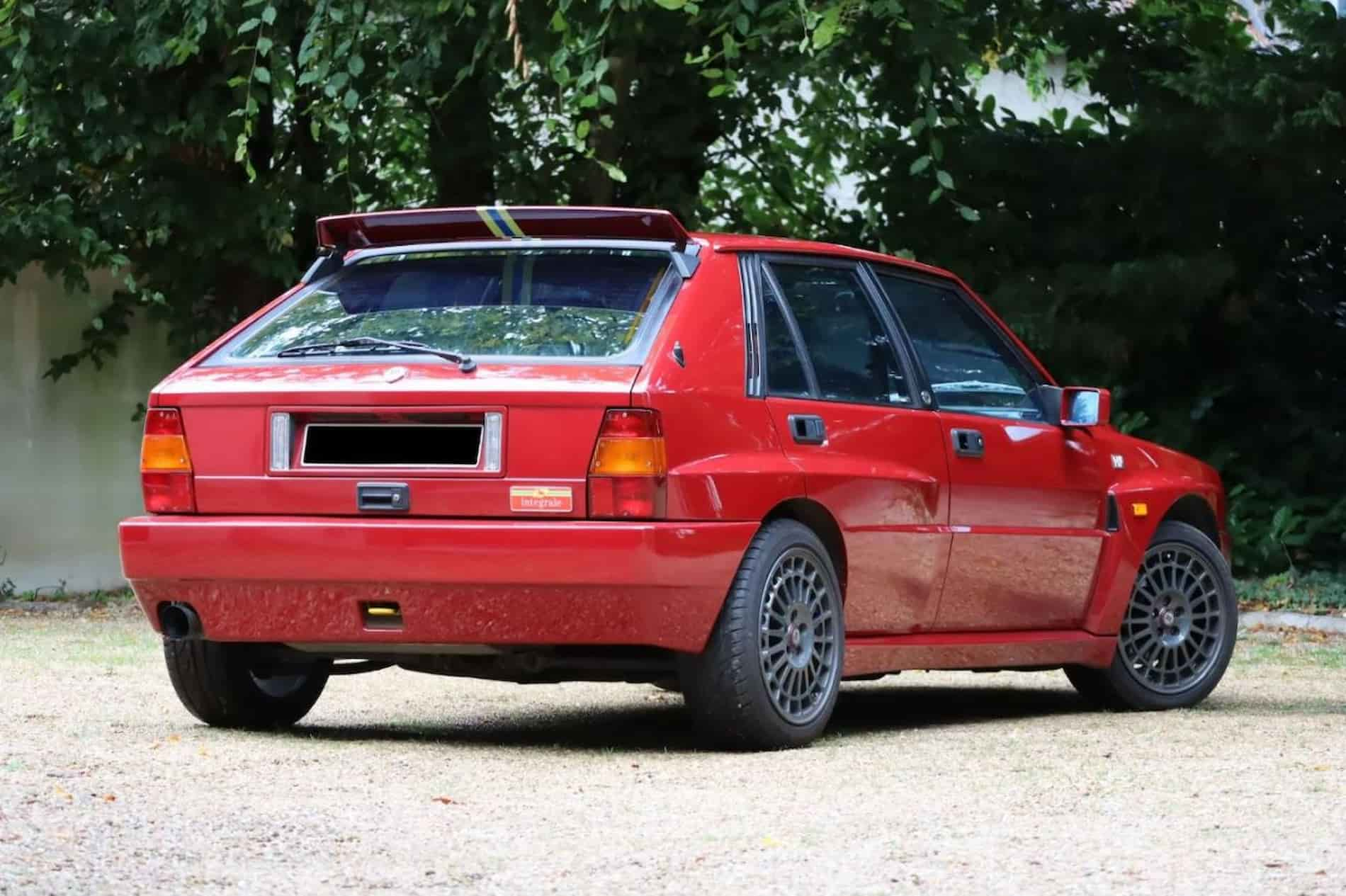 Один из 250 экземпляров Lancia Delta Integrale Evo 2 уйдет с молотка в Париже