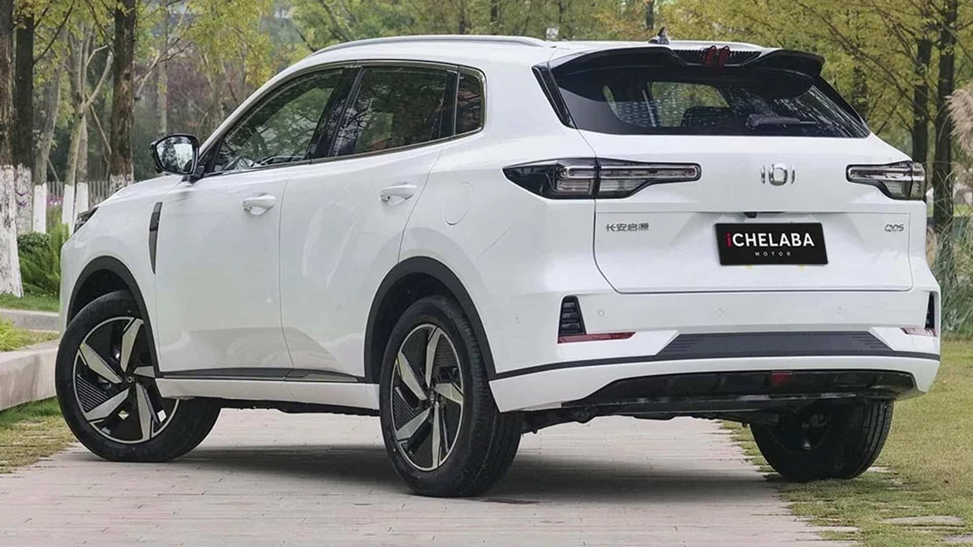 У кроссовера Mazda CX — 60 появился недорогой клон из Китая