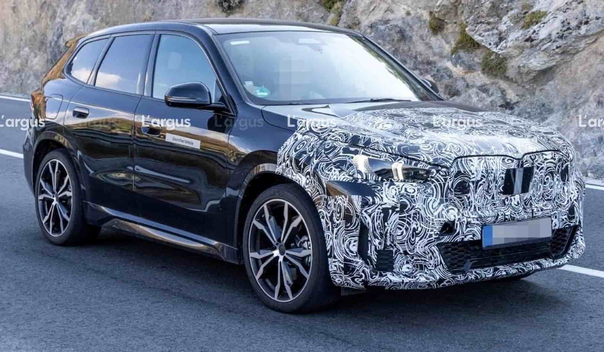 Новый BMW iX1 (2026): рестайлинговый кроссовер впервые засняли на дороге