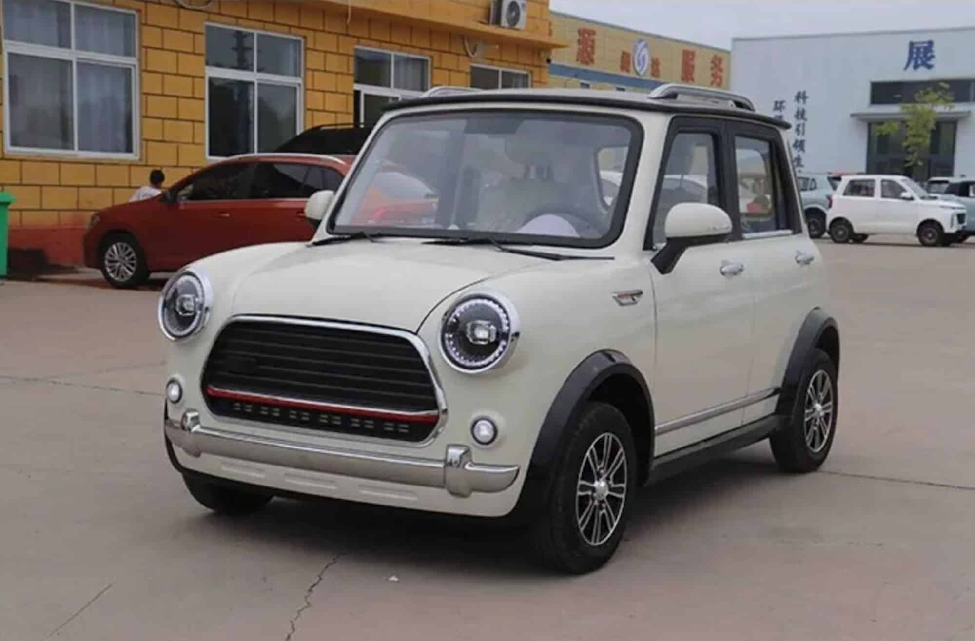 Показан новый китайский автомобиль, который выглядит как британская икона Mini, но стоит в десятки раз дешевле