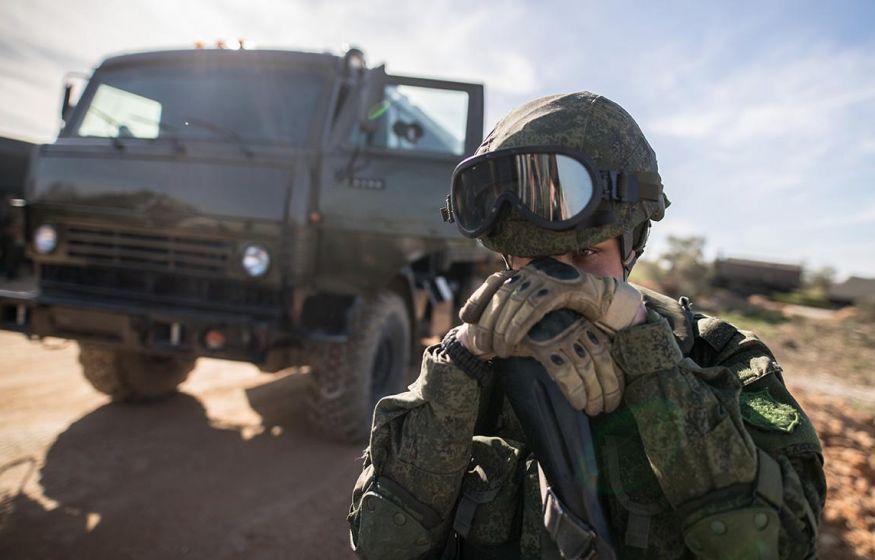 «Российская военная база в Сирии оказалась в заложниках у террористов»: эксперт